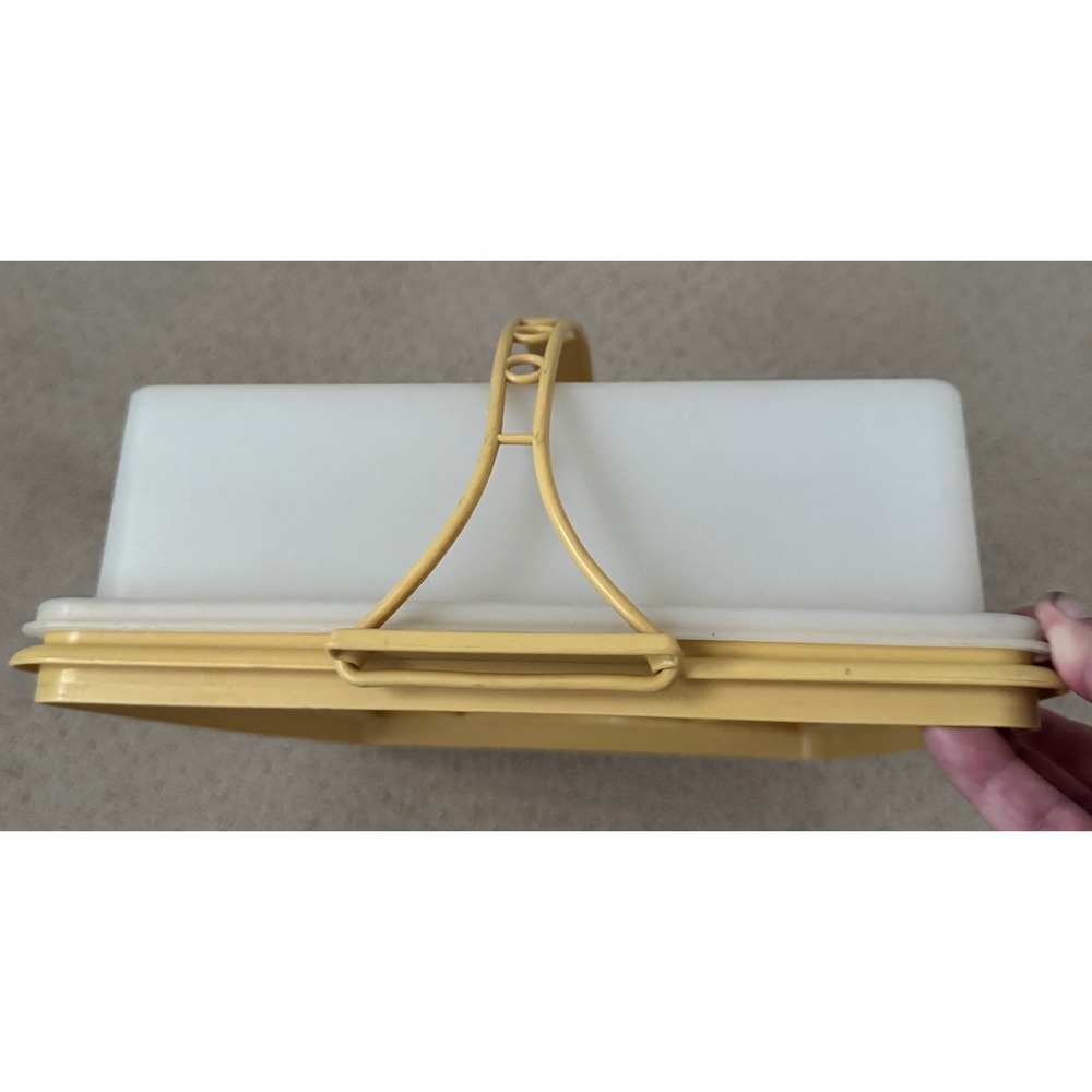 TUPPERWARE Vintage Rectangular Cake Taker Harvest Gold w/Handle/Lid Container - Picture 6 of 11